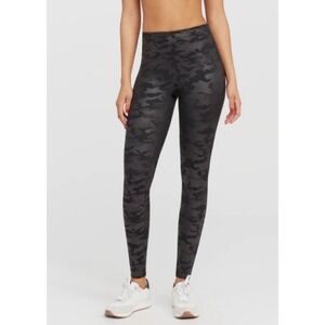 SPANX Black Faux Leather Metallic Camo Leggings Women's Size L Slimming Athletic